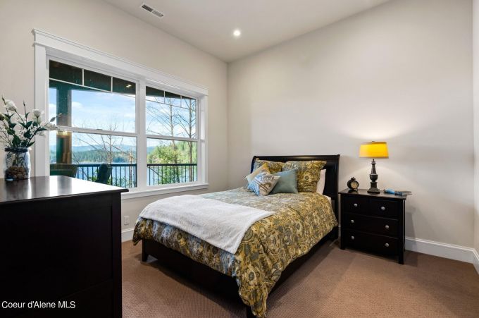 Property thumbnail 35