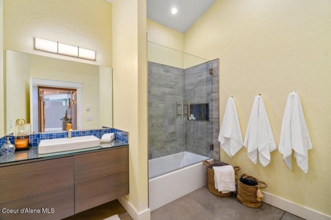Property thumbnail 64
